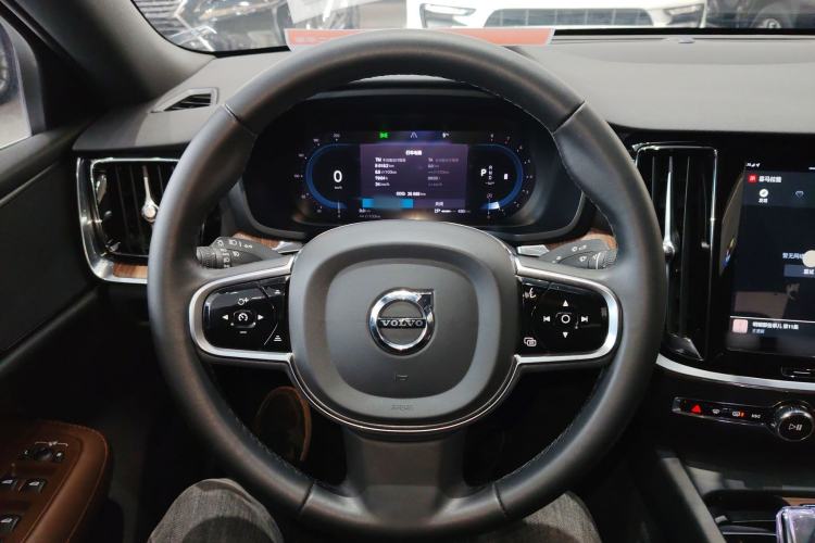 Used Volvo S60 2024 B4 Zhiyuan Luxury Edition