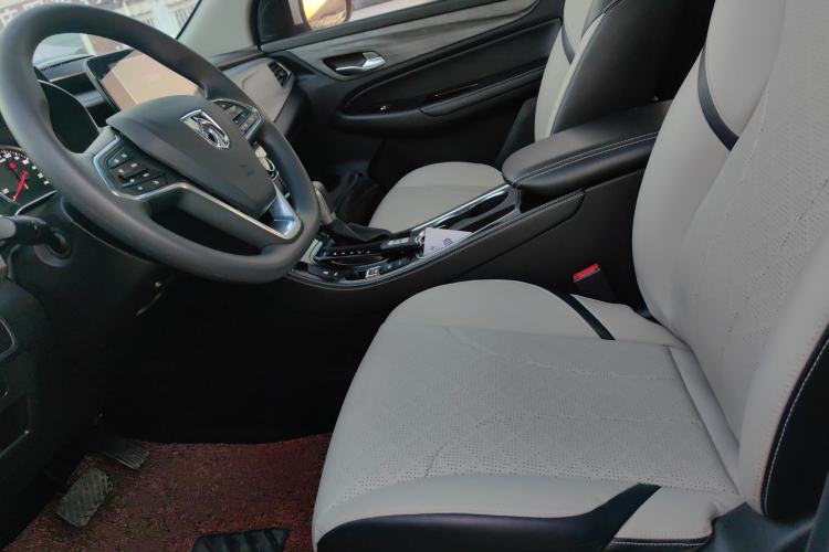 Used Baojun 730 2019 1.5T CVT Flagship Model 7 Seats China VI Emission Standard
