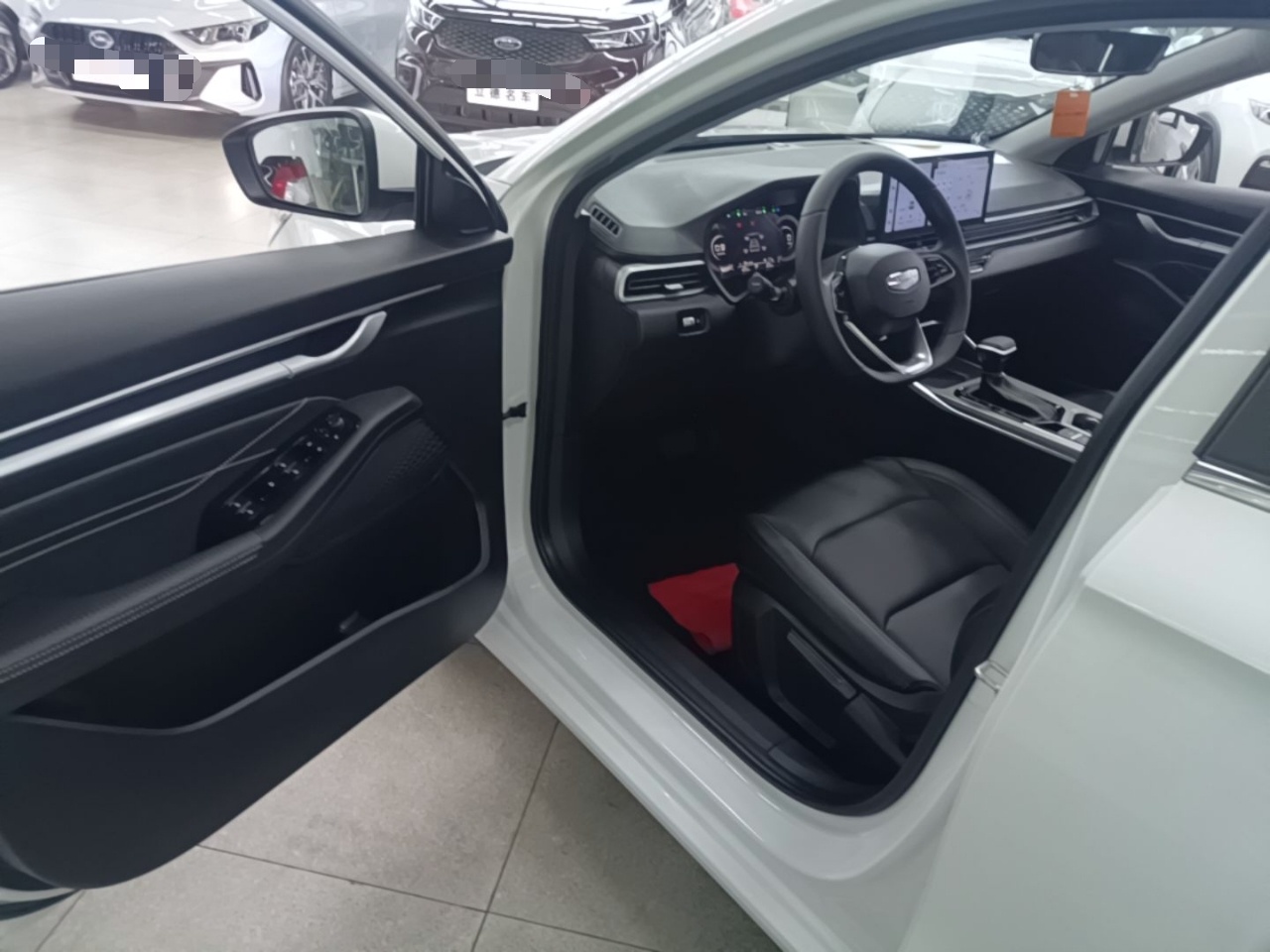 Geely Auto Emgrand 2025 4th Generation 1.5L CVT Luxury Version — снимка 18
