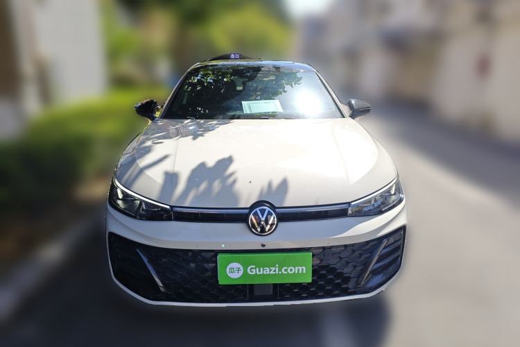 Used Volkswagen Passat 2025 Pro 380TSI Dragon Edition Front