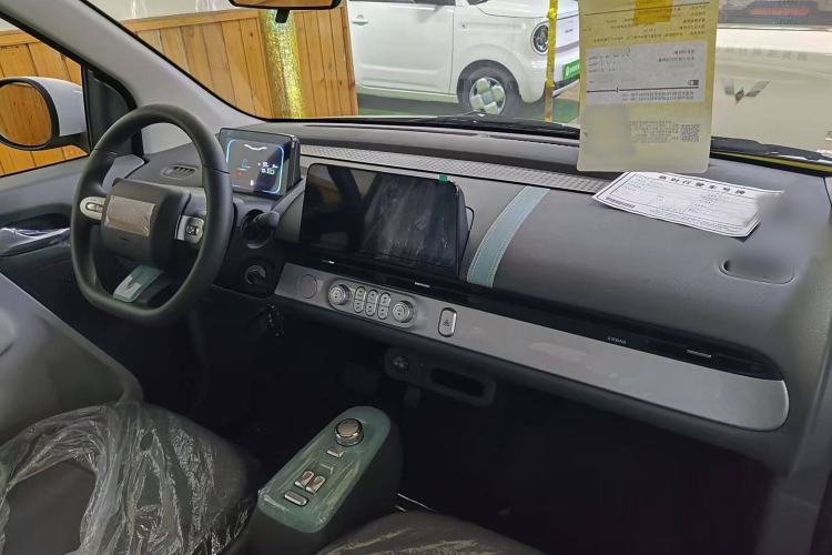 Used CHANGAN Lumin 2024 130km Qingyue Version Interior 8