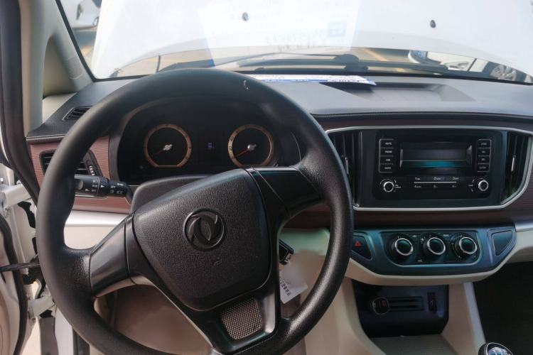 Used FORTHING Lingzhi 2019 M5L 1.6L 7-Seater Base Model China VI Standard
