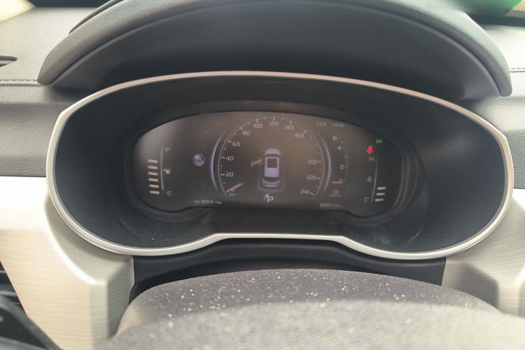 Used Geely Auto Emgrand X7 Sport 2018 1.8TD Automatic Two-Wheel Drive ZhiZun Model with 4G Connectivity