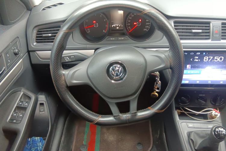 Used Volkswagen Lavida 2017 1.6L Manual Fashion Edition Steering Wheel