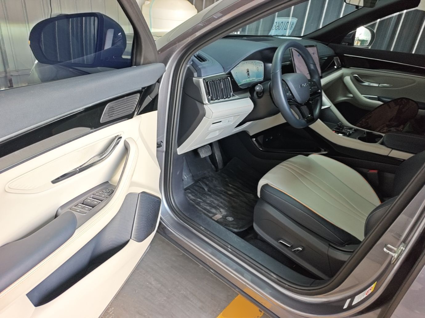 BYD Song PLUS New Energy 2024 Honor Edition EV 520km Luxury Model — снимка 18