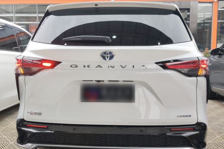 Used Toyota Granvia 2023 2.5L Hybrid Prestige PLUS Edition
