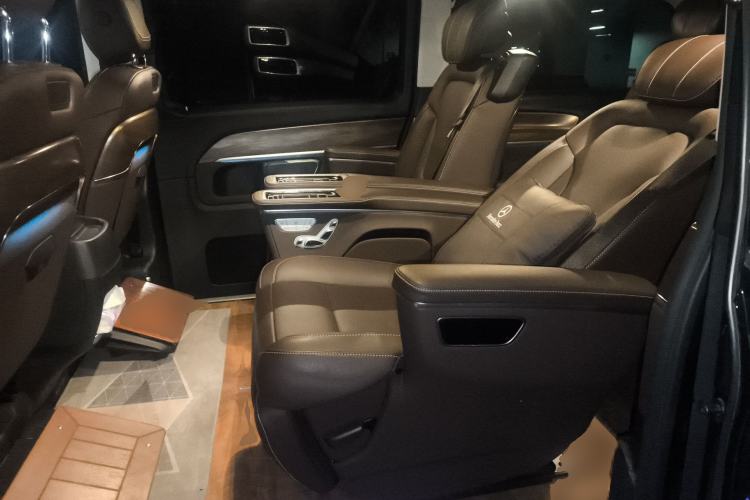 Used Mercedes-Benz V-Class 2022 V 260 L Long-wheelbase Luxury Edition Left Rear Seat