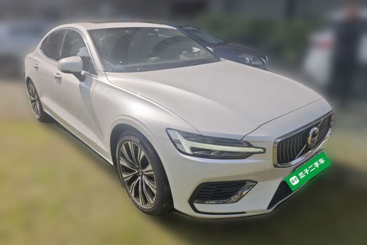 Used Volvo S60 New Energy 2024 T8 All-Wheel Drive Long-Range Zhiyi Luxury Edition
