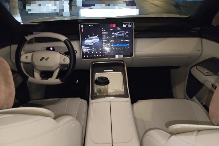 Used ONVO Luxeed L90 2025 Model—Ultra Six-Seater Version