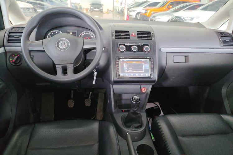 Used Volkswagen Touran 2015 1.4T Manual Fashion Edition 5-Seater
