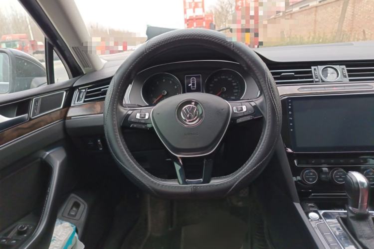 Used Volkswagen Magotan 2018 330TSI DSG Luxury Model Steering Wheel