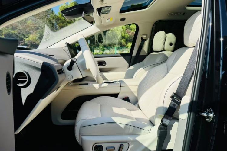 Used Li Auto Li Auto i8 2025 Model Standard Version
