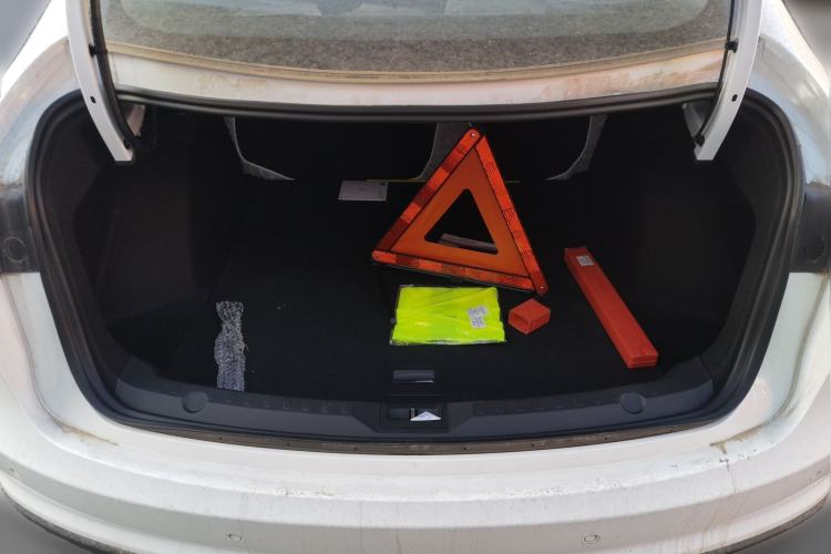 Used JMEV Yichi 05 2025 Yichi 05 Enjoyment Edition Trunk