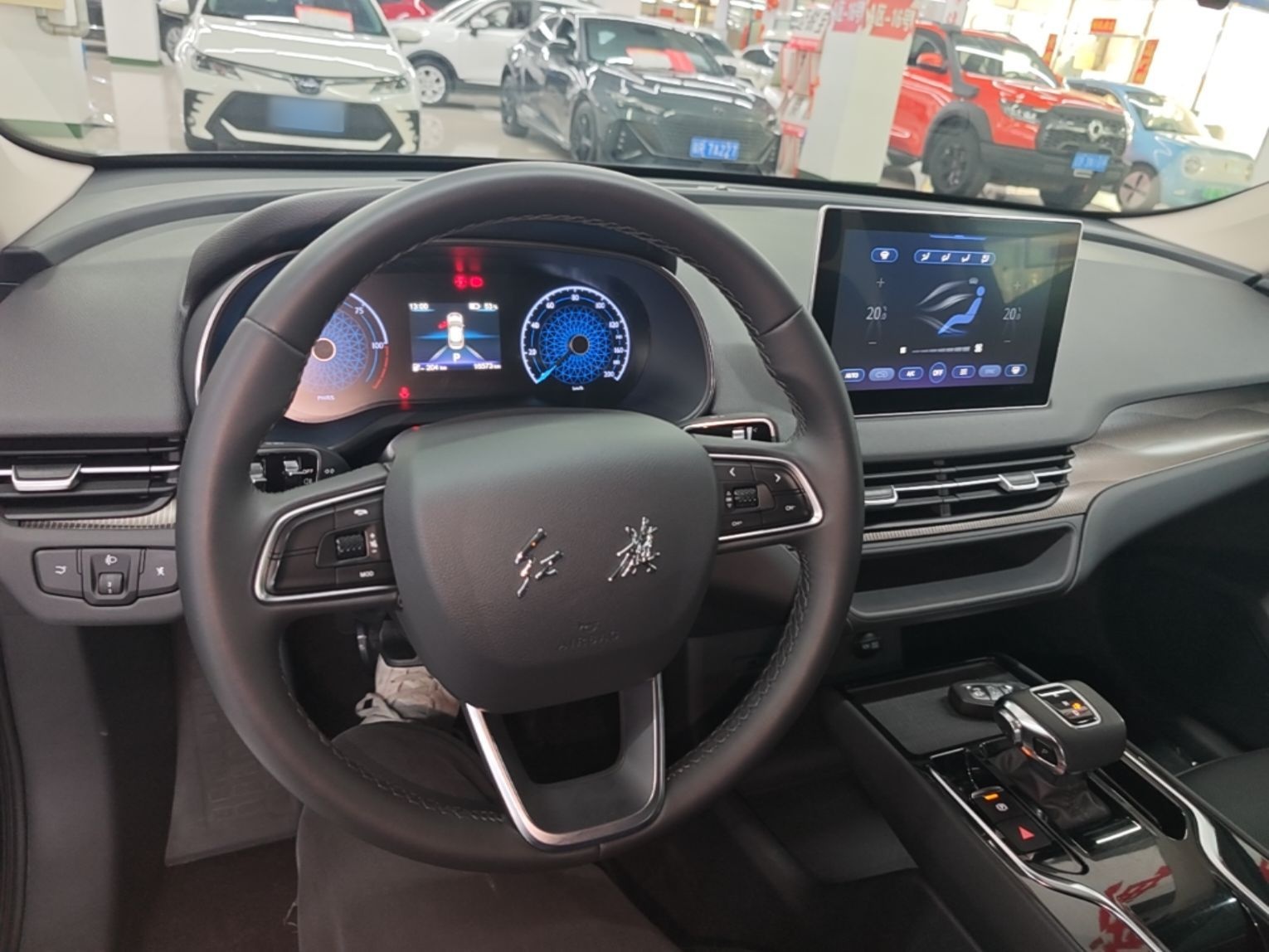 Hongqi E-QM5 2023 Revised Version Basic Travel Edition — снимка 12