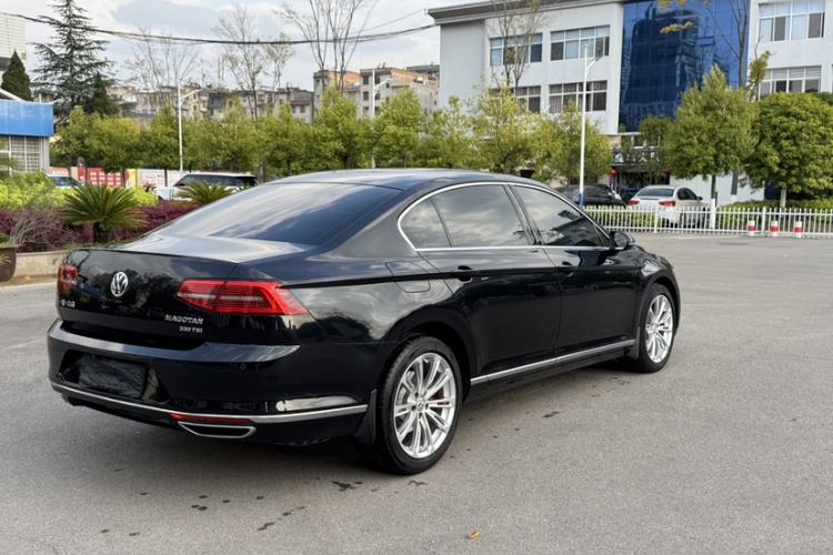 Used Volkswagen Magotan 2019 330TSI DSG Leading Model China VI Standard
