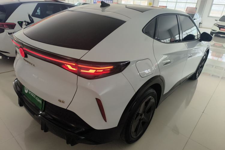 Used Volkswagen ID.UNYX 2024 Pro Long-Range Version
