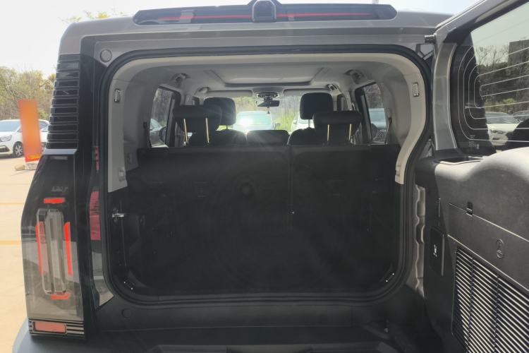 Used JETOUR Traveler 2023 1.5T Two-Wheel Drive Discovery PRO Trunk