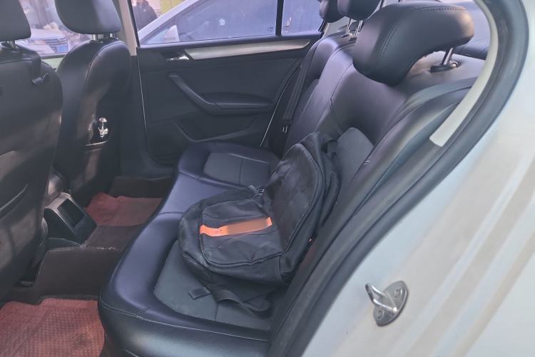 Used Volkswagen Santana 2015 1.6L Manual Comfort Edition
