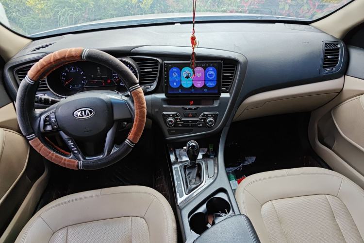 Used Kia K5 2012 2.0L Automatic GLS Center Console