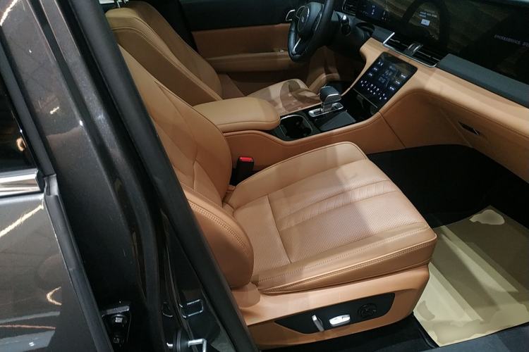 Used Li Auto ONE 2020 Range-Extended 7-Seater Version Right Front Seat