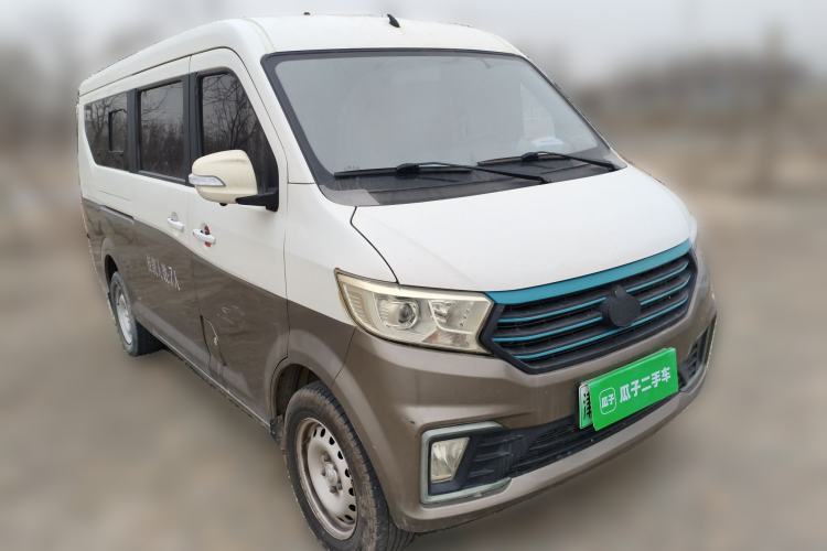 Used CHANGAN KUAYUE Xing V5 EV 2021 Luxury 7-Seater Passenger Van with Lingdian System Front Right 45 Deg