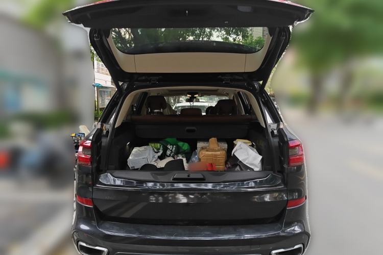 Used BMW X5 2019 xDrive40i M Sport Package Trunk