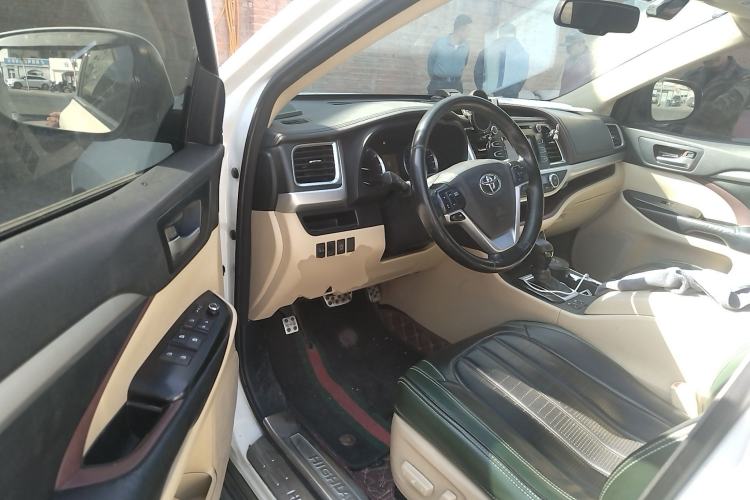 Used Toyota Highlander 2017 2.0T Four-Wheel Drive Luxury Edition 7 Seats Driver Seat