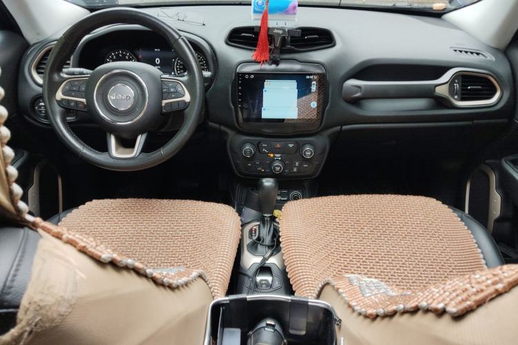 Used Jeep Renegade 2018 Connected Large Screen Version 180T Automatic Smart Version Center Console