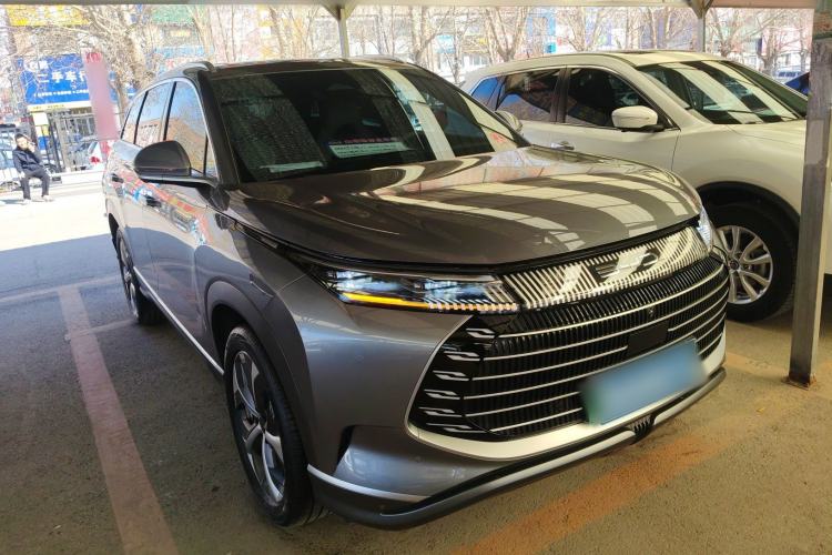 Used BYD Frigate 07 2024 HONOR Edition DM-i 100KM Luxury Model Front Right 45 Deg