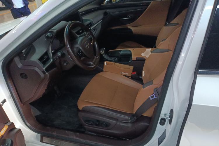 Used Lexus ES 2020 200 Excellence Edition Left Front Seat
