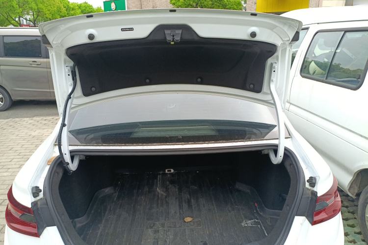 Used Geometry A 2022 Pro 430KM Commuter Edition Trunk