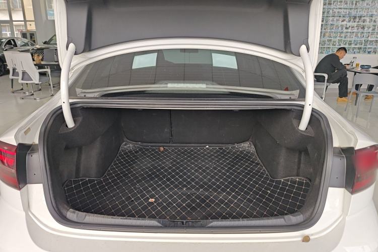 Used Volkswagen Lamando 2021 280TSI DSG Comfort Edition Trunk