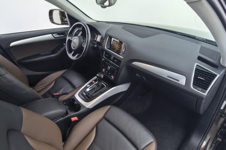 Used Audi Q5 2017 Plus 40 TFSI Technology Model