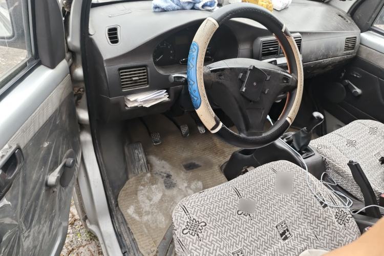 Used Wuling Rongguang 2011 1.2L Base Version
