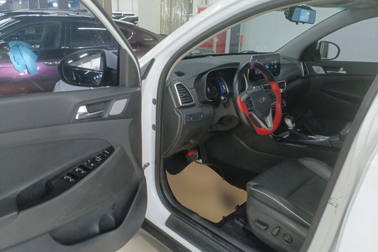 Used Hyundai Tucson 2020 280TGDi Two-Wheel-Drive GLS Smart Connectivity Version China VI Standard Driver Seat