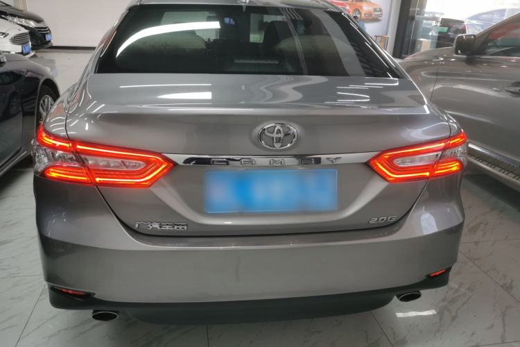 Used Toyota Camry 2021 2.0G Luxury Edition
