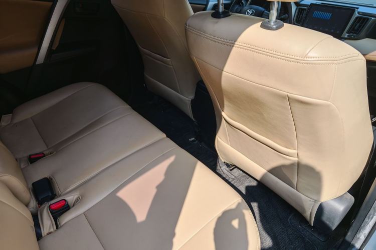 Used Toyota RAV4 2016 2.0L CVT Two-Wheel Drive Urban Edition China V Standard