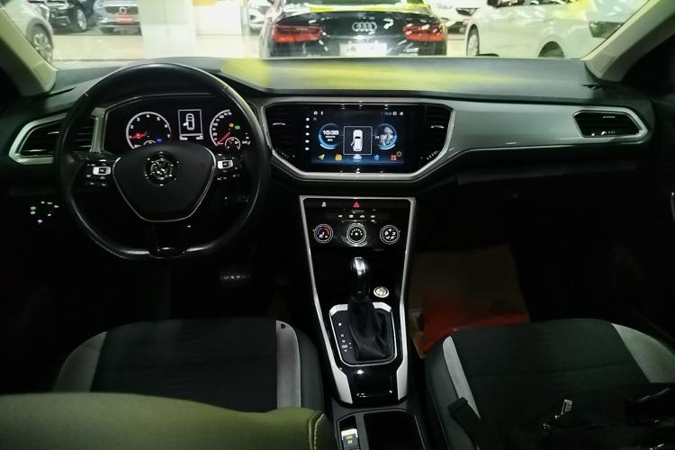 Used Volkswagen T-ROC 2019 230TSI DSG Two-Wheel-Drive Advanced Version China VI Standard
