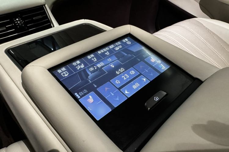 Used Lexus LS 2018 500h Executive Edition China VI Interior 10