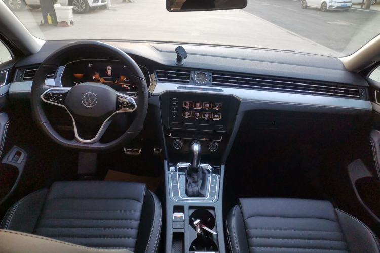 Used Volkswagen Magotan 2025 Zhongxiang Version 280TSI DSG Comfort Edition