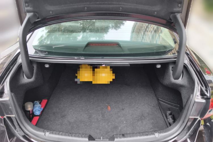 Used Mazda Atenza 2017 2.0L Blue Sky Luxury Edition
