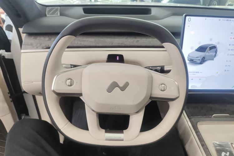 Used ONVO Luxeed L90 2025 Model—Max Six-Seater Version