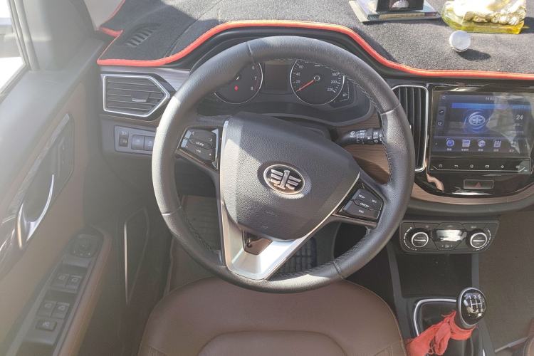 Used FAW Senya R7 2017 1.6L Manual Luxury Model
