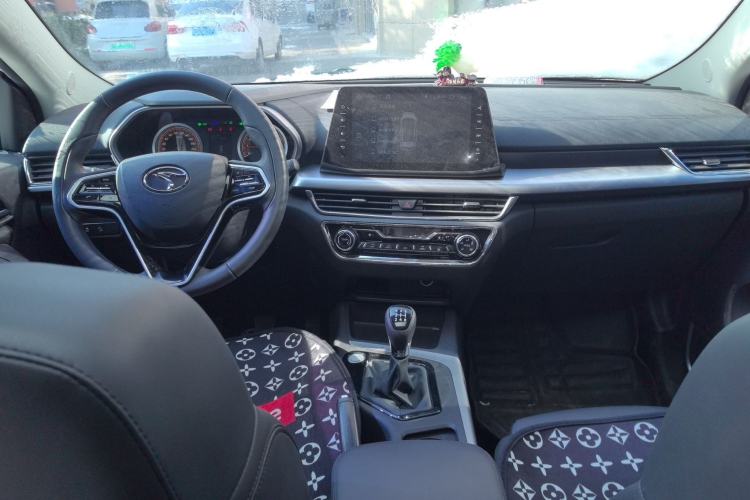 Used Soueast DX5 2021 1.5L Manual Deluxe Upgrade Version
