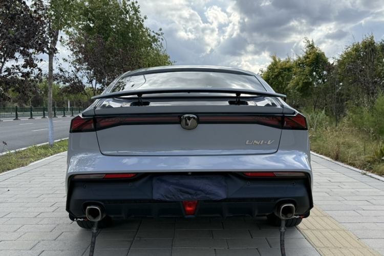 Used Changan UNI-V 2022 1.5T Smart Navigation Version
