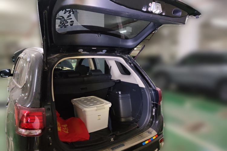 Used Mitsubishi Outlander 2017 2.0L Two-Wheel Drive Glory Edition 5 Seats Trunk