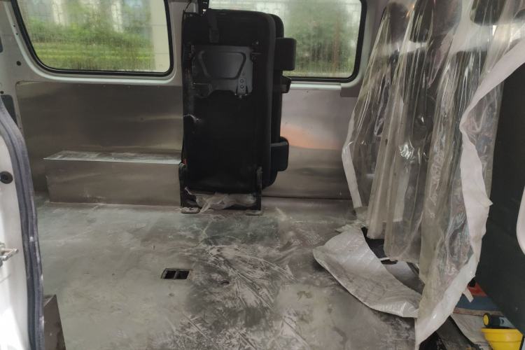 Used SAIC MAXUS Xintu V80 2021 2.0T Manual Classic Aoyuntong Short Wheelbase Ultra-Low Roof 5/6-Seater
