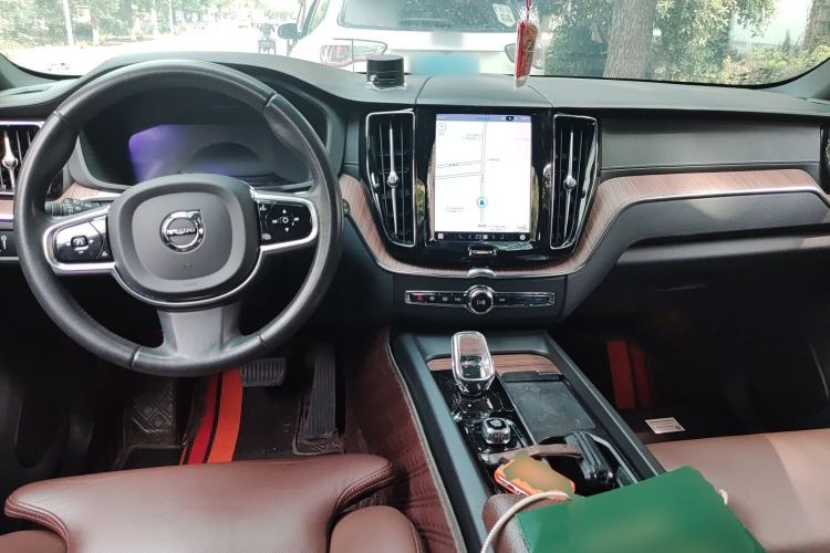 Used Volvo XC60 2022 B5 4x4 Smart Luxury Edition

