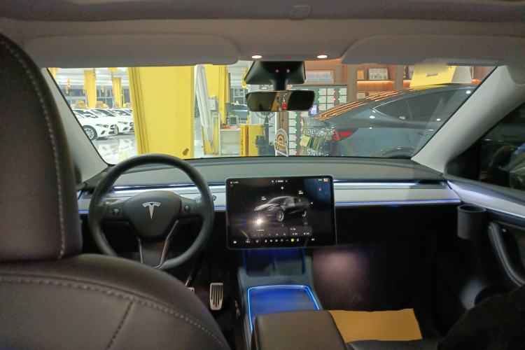 Used Tesla Model Y 2023 Rear-Wheel-Drive Version
