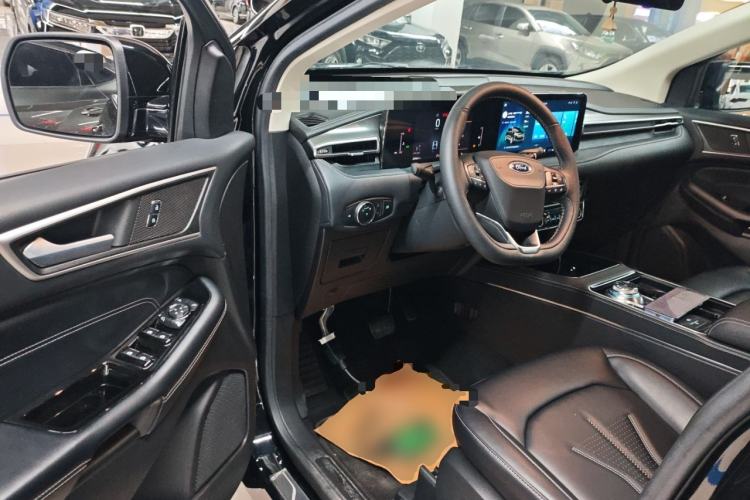 Used Ford Edge 2021 PLUS EcoBoost 245 Two-Wheel-Drive Platinum Edition 5 Seats
